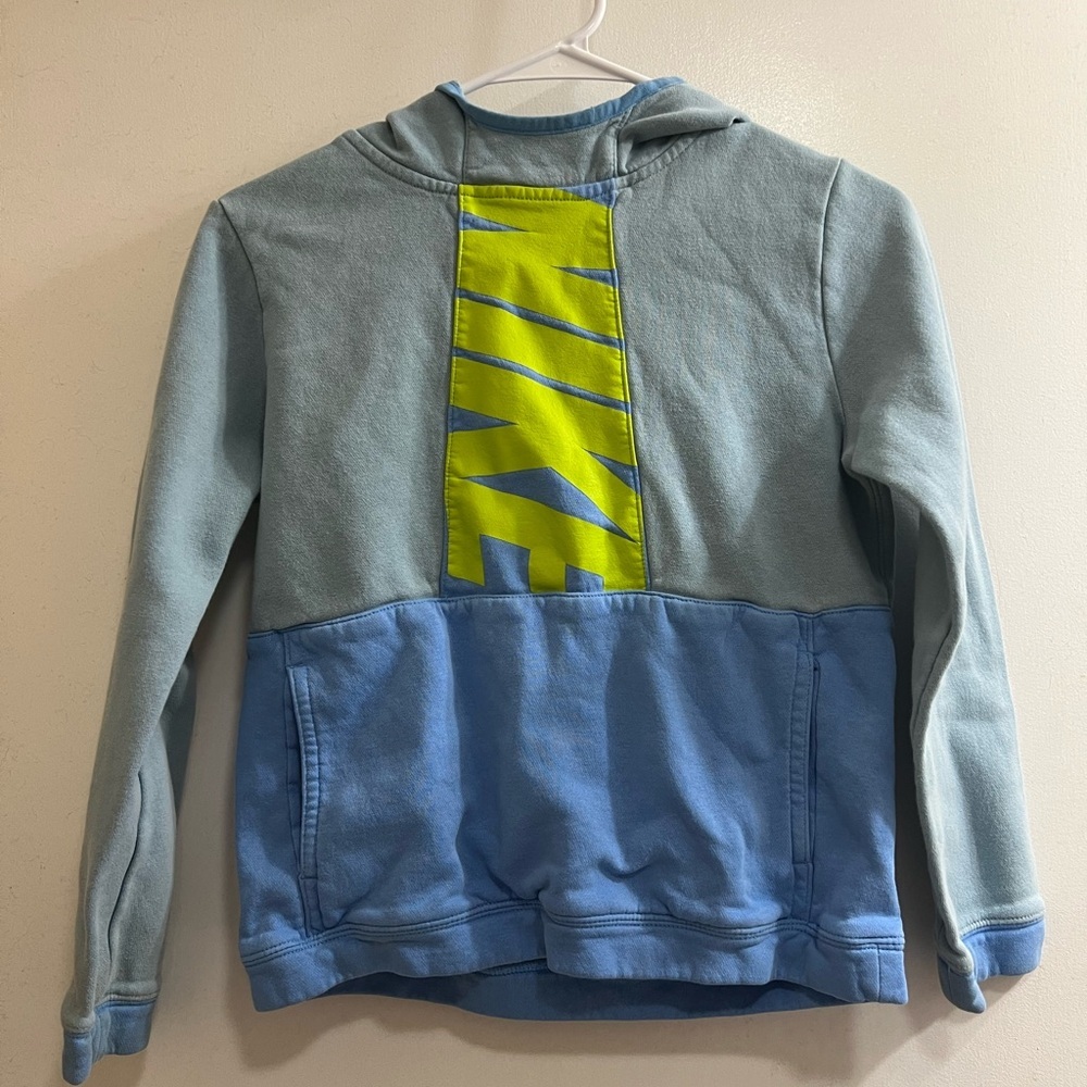 Nike Blue and Green Sweatshirt Modern Sporty Design